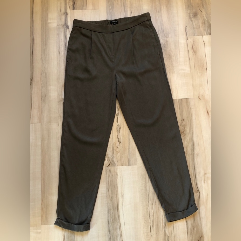 RW&CO Olive Lyocell Pull-On Ankle Pants Tapered Stretch Soft Women's Medium
